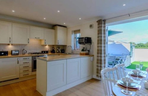 Kirby Misperton House | The Cosy Haven w/hottub near Flamingo Land