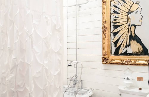 Burton Other | BNR Farmstead|The Farmhouse|15 min from Round Top!