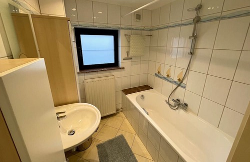 Oostduinkerke Villa | Omaar: Holiday villa for 7 on the dunes