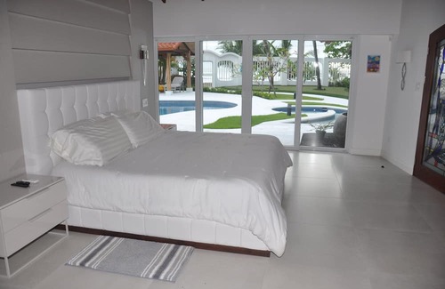 Cerro Plano House | Ocean front Luxury private home in Jaco Beach!