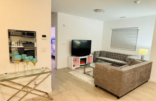 LaSalle Condo | Luxury condo suite