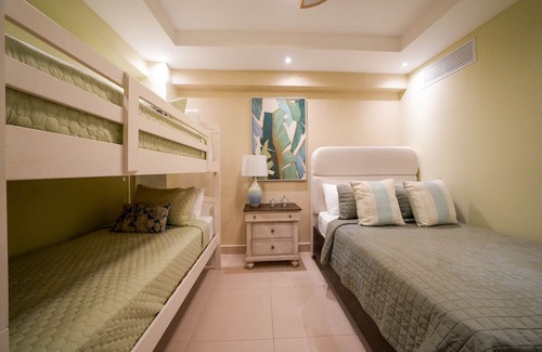 Juan Dolio - El Pueblo Apartment | Escape To Paradise Beachfront 2br beach