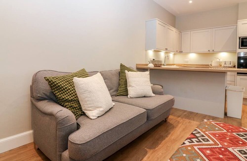 Haddington Cottage | 8 BARNEY MAINS COTTAGE, pet friendly, with open fire in Haddington