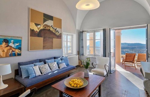 Fira Villa | ISholidays Adults Only Santorini Archipel Mansion