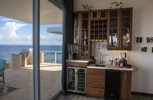 Bouvet Island House | Stunning Oceanfront 5 Bed House w/ Infinity Pool