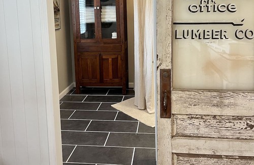 Pitts House | Find rest at Earlene’s Place, you’ll find a cozy place with an eclectic vibe.