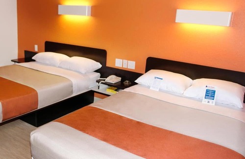 South Salt Lake Hotel | Motel 6 Salt Lake City, UT - Central