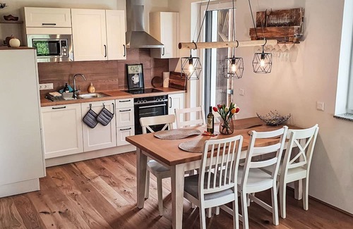 Sattendorf Apartment | Nice apartment for 5 people with WIFI, TV and balcony