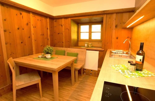 Runhof Apartment | Lovely apartment for 3 people with WIFI, pool, TV, balcony and pets allowed