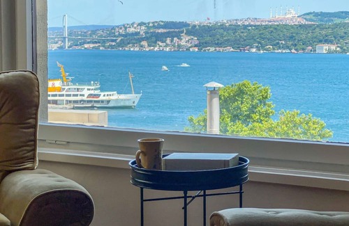 Kabatas Apartment | Elegant Bosphorus-View Residence Opposite Galataport