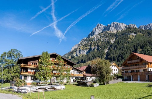 Nesselwaengle Apartment | Room '11' with Mountain View, Shared Terrace and Wi-Fi