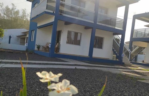 Passo de Torres Apartment | Furnished apartment just a few meters from the sea