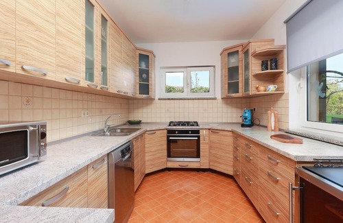 Veli Brgud House | Lovely home in Jurdani with sauna