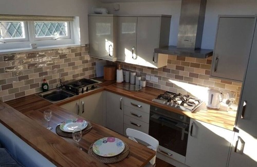 Chorlton-by-Backford Cottage | Charming Contemporary Cottage in Saughall – Minutes from Chester