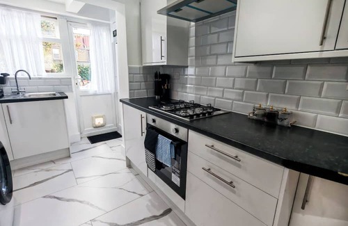 Seven Kings House | 6 en-suite Rooms all king beds