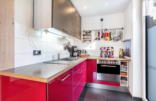 Zingst House | Holiday Home 'Börnsteen' with Private Terrace, Own Garden and Wi-Fi