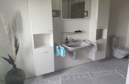 Helmern Apartment | ApARTment in the countryside - large, well-kept 2-room apartment with a special flair