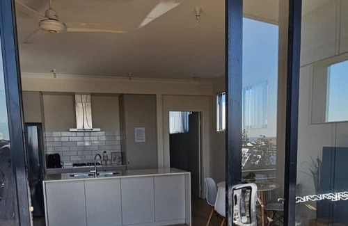 Alkimos House | 5 minutes walk to the beach! Alkimos Coastal 3 Bedroom Townhouse