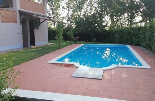 Barbara House | Ruhiges Ferienhaus mit Pool und Großem Garten