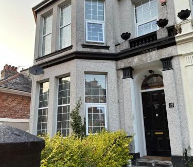 Plymouth House | Queens House