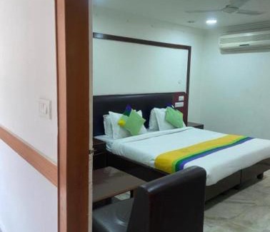 Masab Tank Hotel | Hotel Hyderabad Heights- Banjara Hills X Road- Free Breakfast