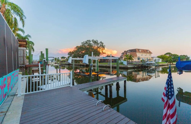 Waterfront Pool, Jacuzzi & Boat Lift Home in Tampa Bay!