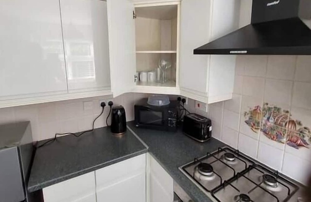 2 bedroom end of terrace house