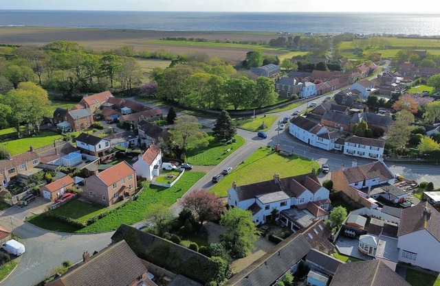 Luxury 4 bedroom holiday cottage with hot tub.