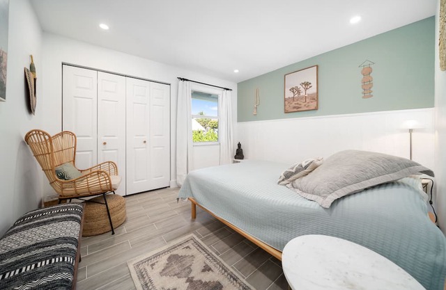 Beautiful Oasis on Canal, Minutes from the Beach!