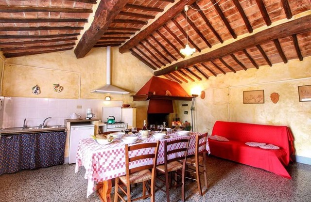 Apartment with terrace in Tuscany
