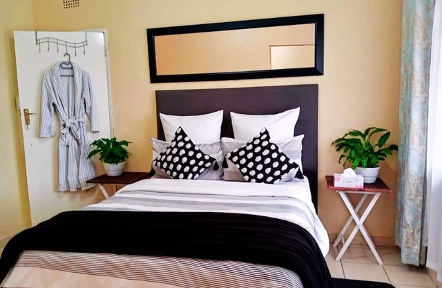 Budget Stays At Olivia Pines Guesthouse