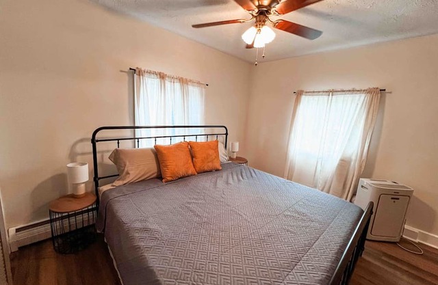 3 bd 10 min to Dwtwn Washer-dryer
