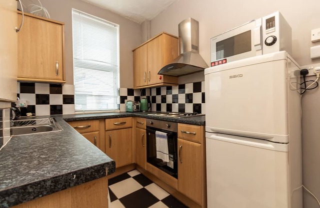Charming 3Bed Home in Eccles Central