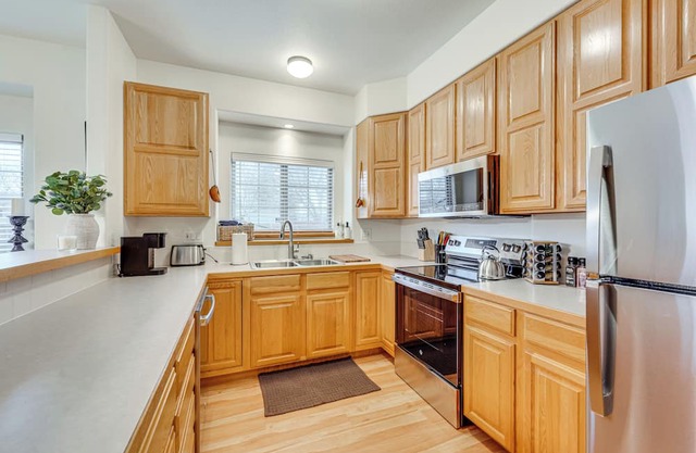 2 Mi to Boyd State Park: Remodeled Loveland Home!