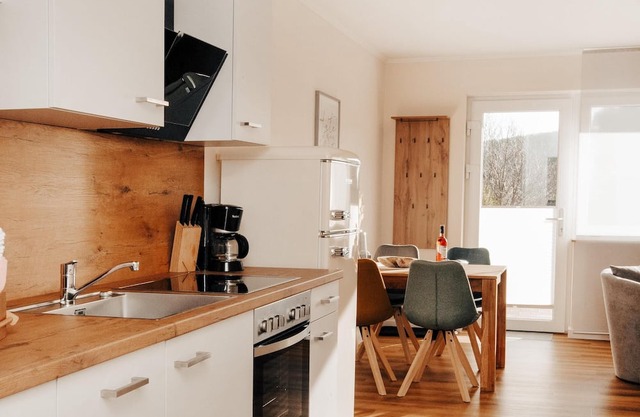 "Vacation in a picturesque heath village: Comfortable apartment with mountain views!"