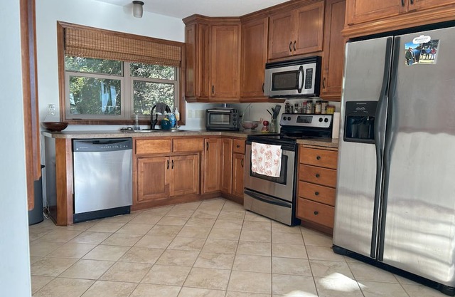 Charming Lake Home with endless hosting options!