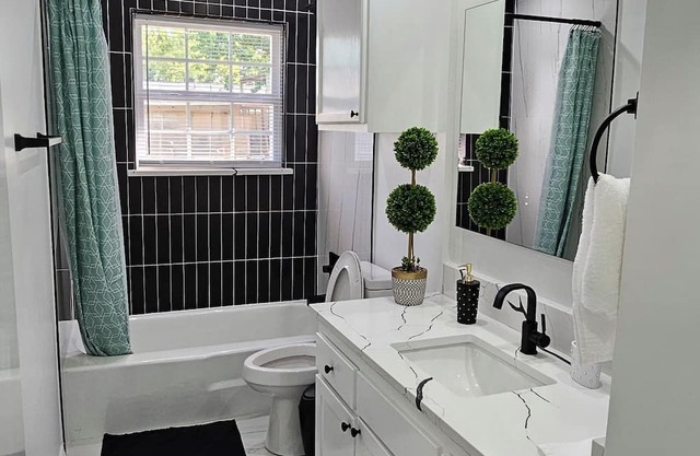 Beautiful central house 15 minutes from the city center
