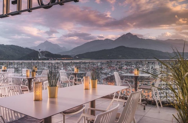 Panorama room "Deluxe" 35 m² - aDLERS Hotel Innsbruck