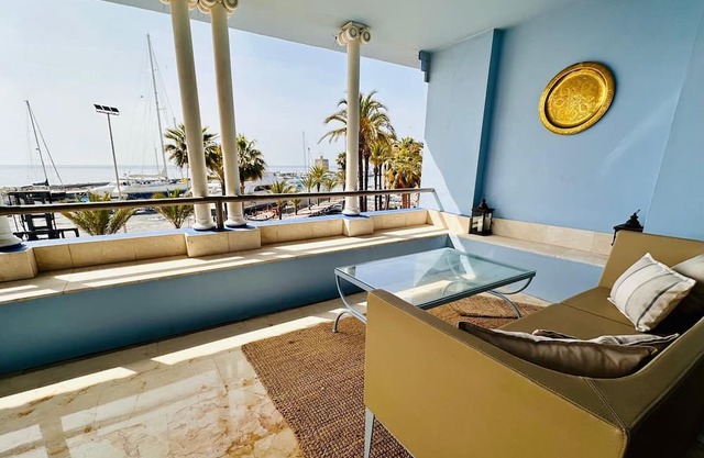 Apartment 'Apartamento Puerto Sotogrande' with Sea View, Wi-Fi and Air Conditioning