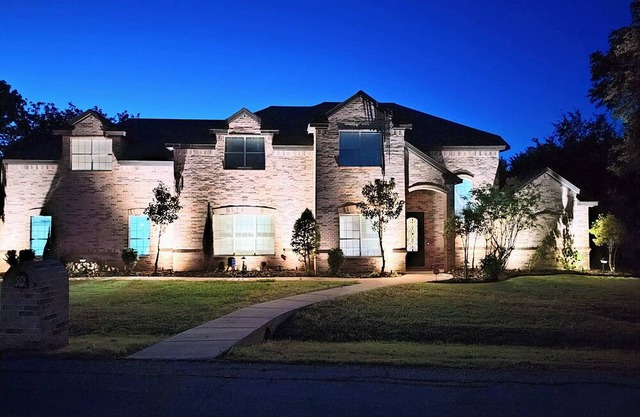 Lakeside Retreat: Hot Tub, Game Room, Waterfront