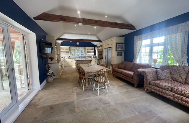 6 Bedroom Bungalow in Boston Lincs