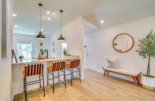 Modern Ocala Retreat - 24 Mi to Rainbow Springs!