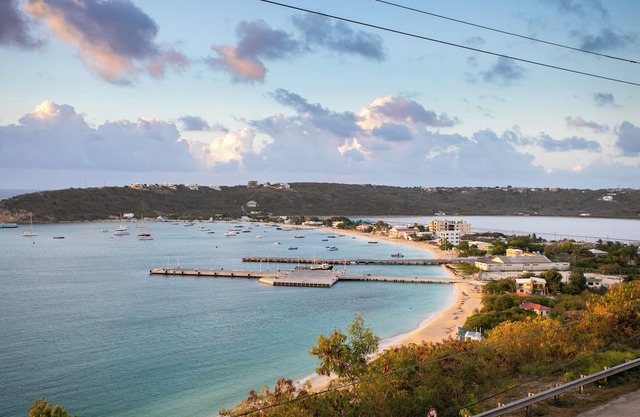 Book Now! Affordable Condo with ocean view! Restaurant and daily housekeeping