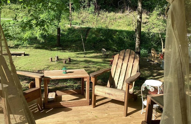 Luxury Tent Ultimate in privacy and amenities Only 7 minutes to attractions