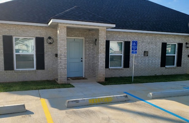 Gorgeous 2-bedroom condo in central Bossier City