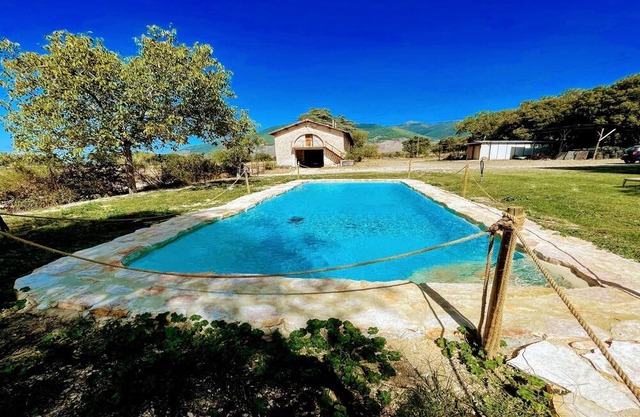 Biofarm in Spoleto with swimming pool