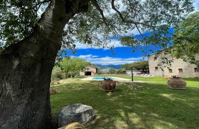 Open pool villa in Italy - Spoleto Umbria