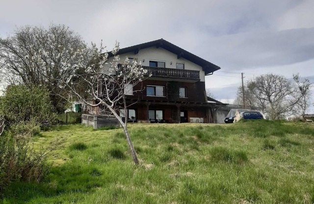 Ferienwohnung im Grünen mit Bergblick