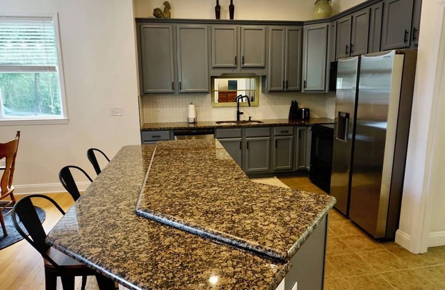 Bay Breeze House-Close to the Bay and a short drive to Beautiful 30A Beaches