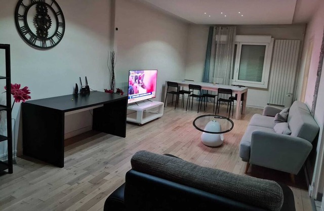 Homerez - Spacious house for 7 ppl. with garden at Mérignac